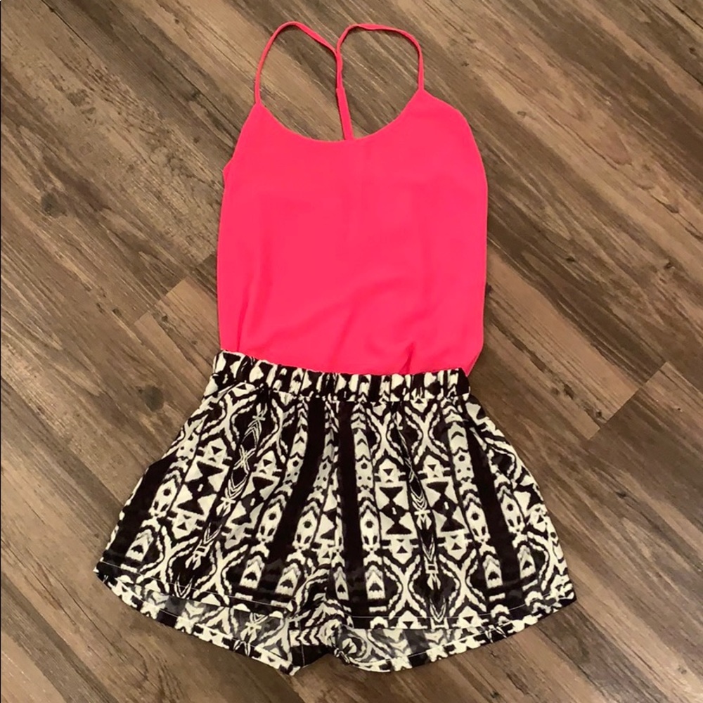 Boutique Black and White Printed Shorts Size M